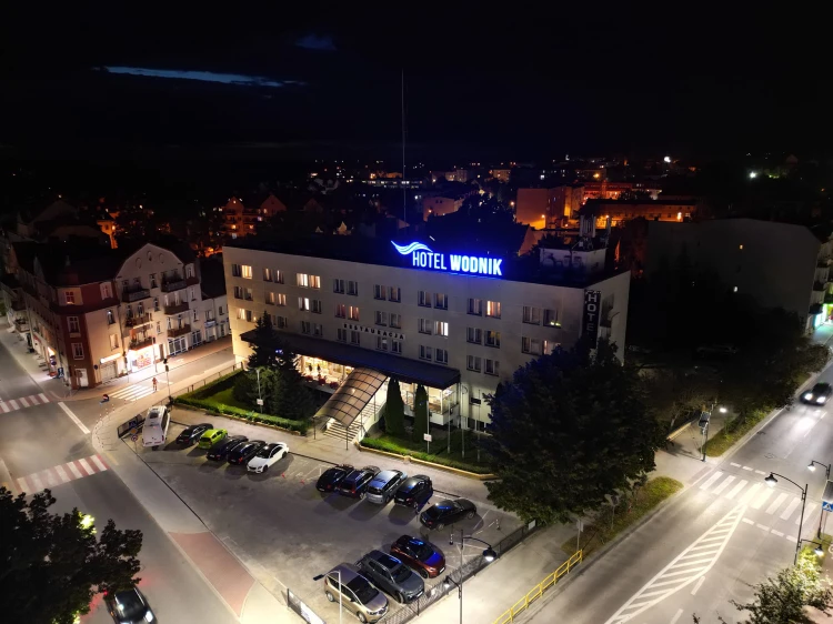 1756325005785_hotelwodniknoca.jpg